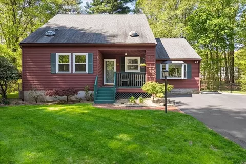 5 Stanley Rd, Medway, MA 02053