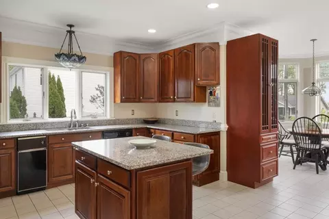 4 Harborview Rd, Hull, MA 02045 photo 5