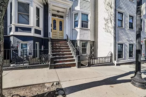 578 E Broadway #1, Boston, MA 02127