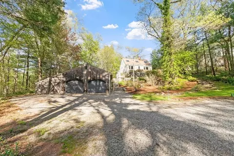 215 Wethersfield St, Rowley, MA 01969
