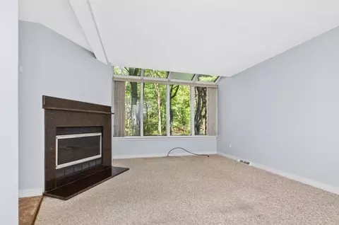 Living - 404 Centre Ln #404, Walpole, MA 02081 photo 2 of 2
