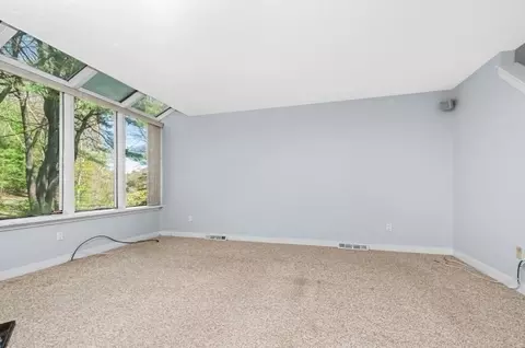 Living - 404 Centre Ln #404, Walpole, MA 02081 photo 1 of 2