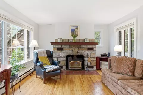 Living - 223 Franklin St, Reading, MA 01867 photo 1 of 4