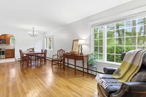 Dining - 223 Franklin St, Reading, MA 01867 photo 2 of 2