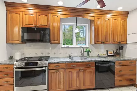 Kitchen - 223 Franklin St, Reading, MA 01867 photo 1 of 2