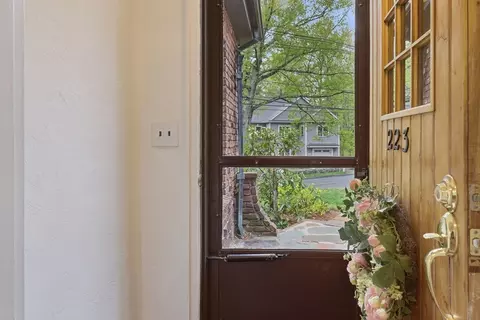 Entry Way - 223 Franklin St, Reading, MA 01867 photo 1 of 5