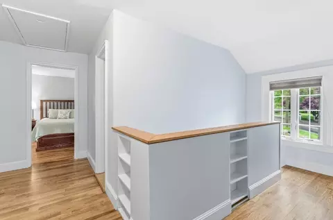 Entry Way - 223 Franklin St, Reading, MA 01867 photo 5 of 5