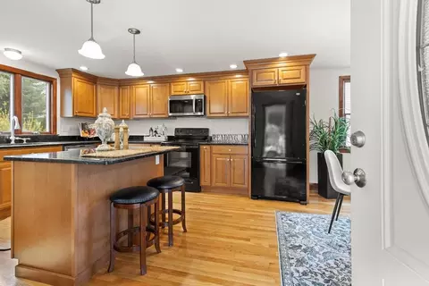 Kitchen - 7 King St, Reading, MA 01867 photo 1 of 4