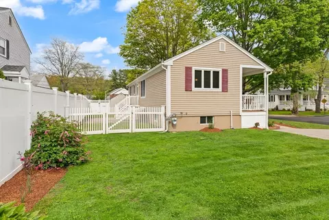 Exterior - 7 King St, Reading, MA 01867 photo 4 of 5