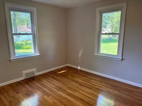 Bedroom - 65 Brookside Cir, Springfield, MA 01129 photo 4 of 5