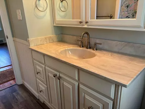 Bath - 65 Brookside Cir, Springfield, MA 01129 photo 2 of 2
