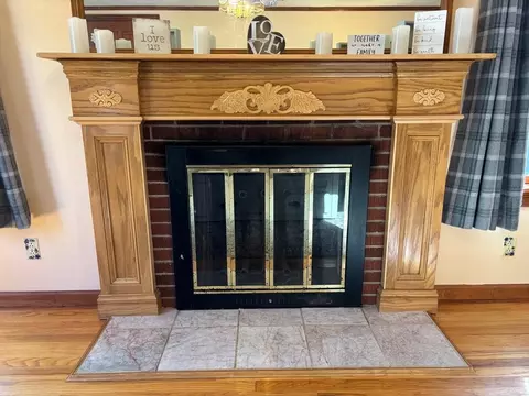 Living - 65 Brookside Cir, Springfield, MA 01129 photo 3 of 3