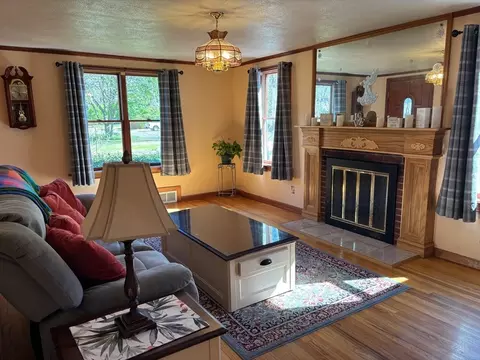Living - 65 Brookside Cir, Springfield, MA 01129 photo 1 of 3