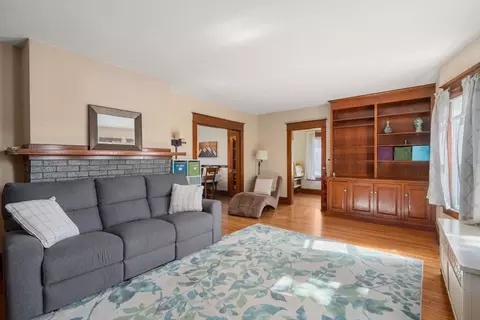 Living - 217 Ellsworth Ave, Springfield, MA 01118 photo 2 of 3