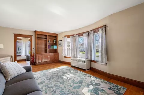 Living - 217 Ellsworth Ave, Springfield, MA 01118 photo 3 of 3