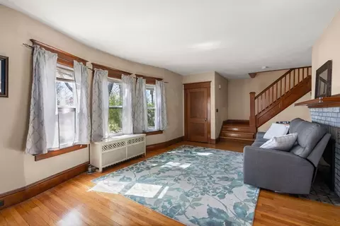 Living - 217 Ellsworth Ave, Springfield, MA 01118 photo 1 of 3
