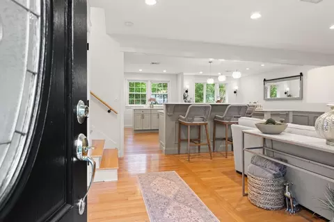 21 Buckingham Dr, Reading, MA 01867 photo 4