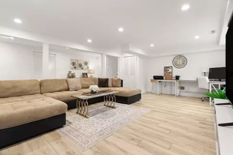 21 Buckingham Dr, Reading, MA 01867 photo 32