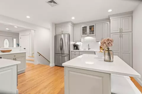 21 Buckingham Dr, Reading, MA 01867 photo 12