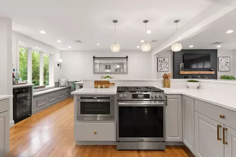 21 Buckingham Dr, Reading, MA 01867 photo 14
