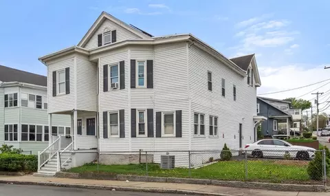 252 Shaw St, Lowell, MA 01851