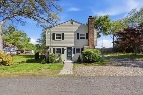 12 Knollwood Rd, Southwick, MA 01077