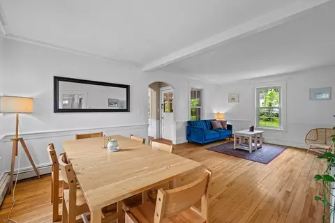 Dining - 10 Maple, Sturbridge, MA 01566 photo 2 of 4