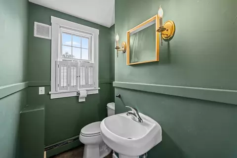 Bath - 10 Maple, Sturbridge, MA 01566 photo 1 of 3
