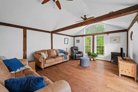 Living - 10 Maple, Sturbridge, MA 01566 photo 2 of 3