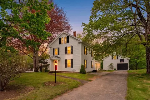 10 Maple, Sturbridge, MA 01566