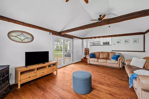Living - 10 Maple, Sturbridge, MA 01566 photo 3 of 3