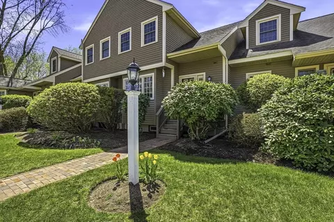 15 Doyle Ln #15, Hopkinton, MA 01748