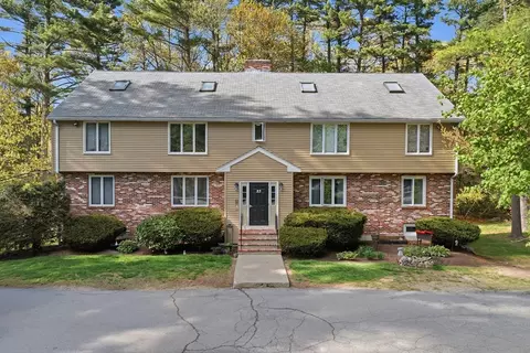 23 Hilltop Ln #1, Easton, MA 02375