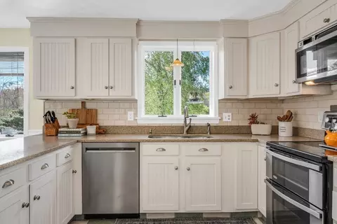 399 Wethersfield St, Rowley, MA 01969 photo 18