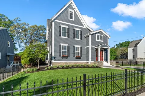 186 Temple St, West Roxbury, MA 02132