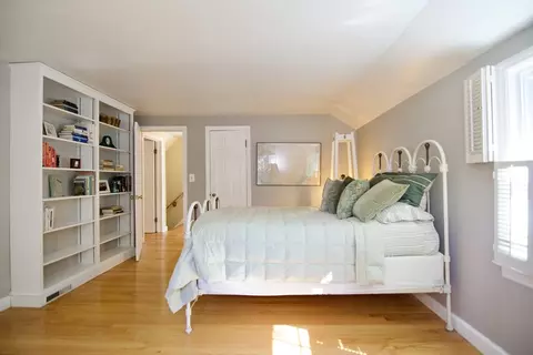 Bedroom - 129 Chalmers St, Springfield, MA 01118 photo 2 of 14