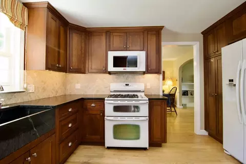 Kitchen - 129 Chalmers St, Springfield, MA 01118 photo 5 of 5