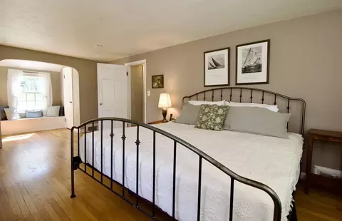 Bedroom - 129 Chalmers St, Springfield, MA 01118 photo 8 of 14