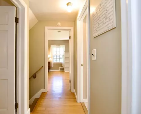Entry Way - 129 Chalmers St, Springfield, MA 01118 photo 5 of 5