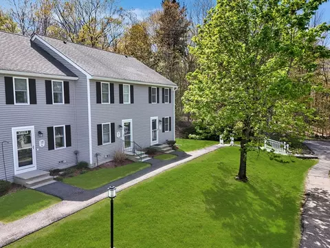 120 Olde Colonial Dr #6, Gardner, MA 01440
