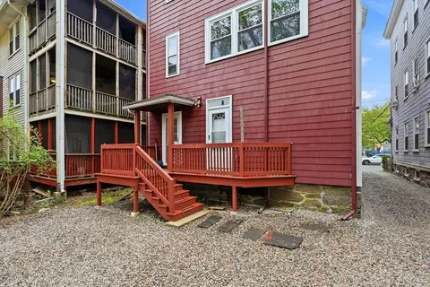 Exterior - 166 Chestnut St #1, Brookline, MA 02445 photo 4 of 7