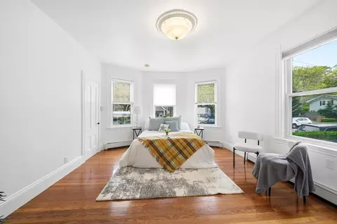 Bedroom - 166 Chestnut St #1, Brookline, MA 02445 photo 3 of 8