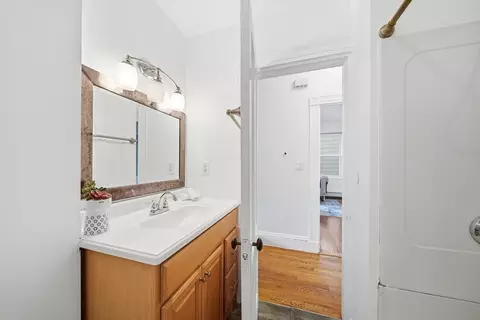 Bath - 166 Chestnut St #1, Brookline, MA 02445 photo 2 of 2