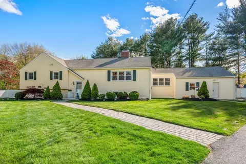13 Pinecrest Rd, Andover, MA 01810