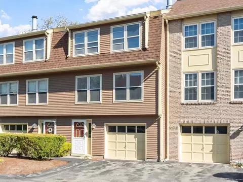 27 Heritage Dr #27, Tewksbury, MA 01876