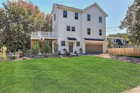 137 Rosebriar Ave, South Kingstown, RI 02879