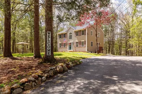 23 Birches Rd, Hubbardston, MA 01452