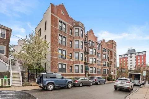 26 Commonwealth Ter #19, Boston, MA 02135