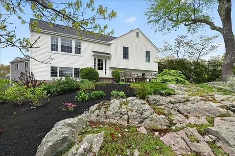 10 Ocean View Dr, Hingham, MA 02043