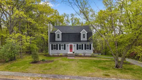 1 Magnolia Dr, Ayer, MA 01432